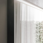 Espejo rectangular Step con luz de led integrada en la parte alta  - Ideagroup