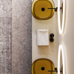 Lavabo cuadrado Habe, de Khromalite  - Ideagroup