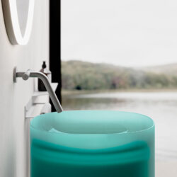 Lavabo independiente Habe, de Khromalite  - Ideagroup